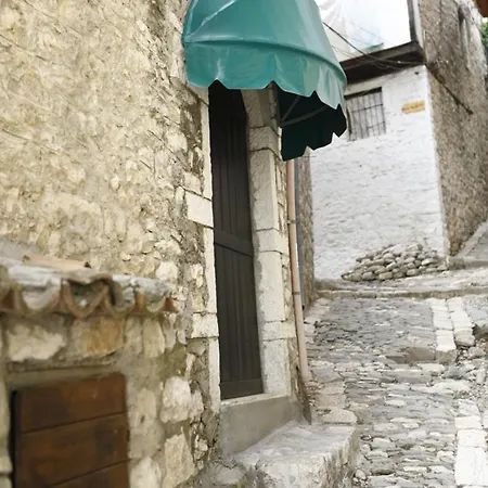 Fole Μπεράτ